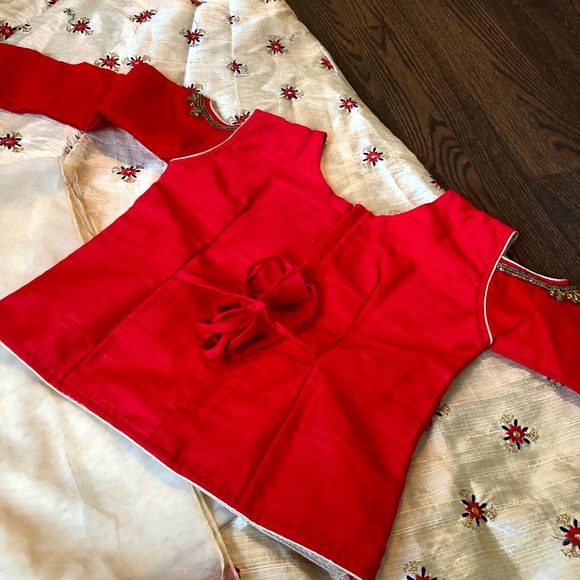 Red and white Lehenga - Picture 5 of 10